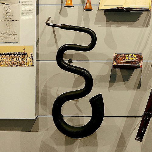 Serpent, frühes 19. Jahrhundert
